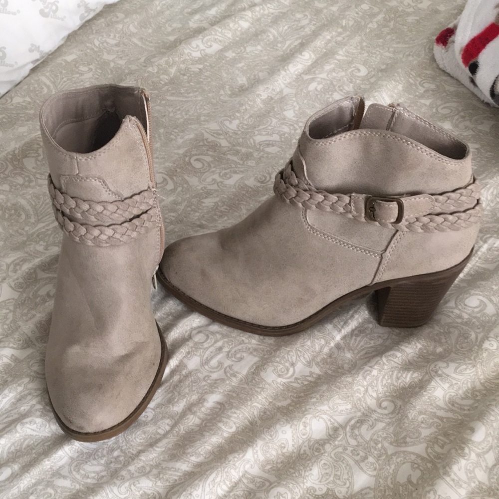 NO PARKING tan booties